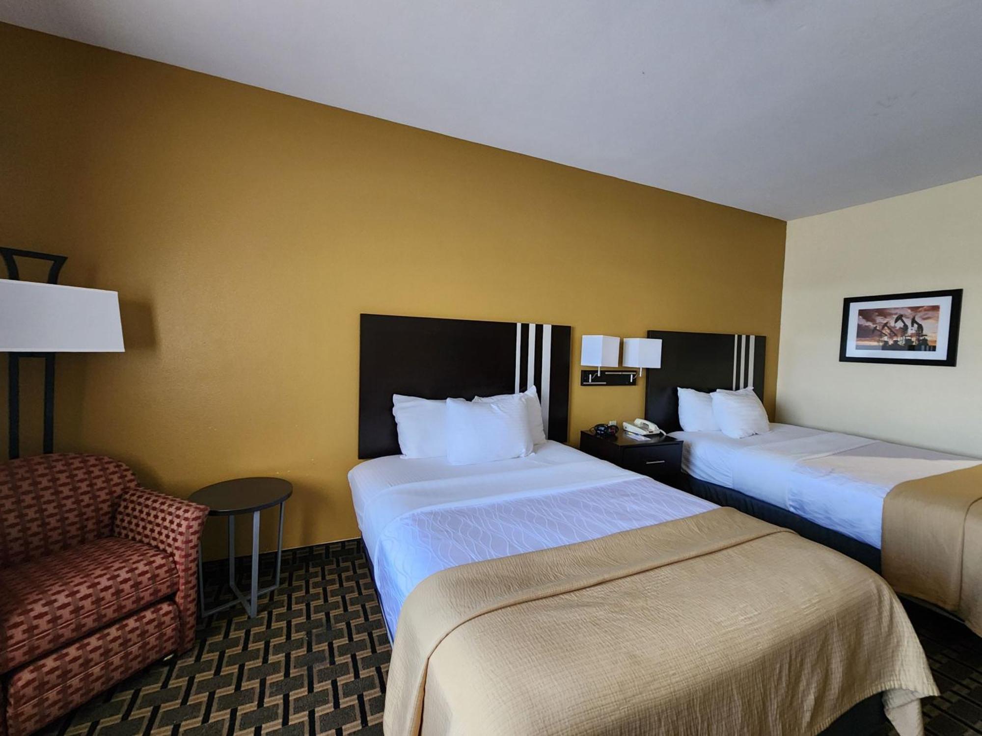 Days Inn & Suites By Wyndham Sam Houston Tollway Exterior photo